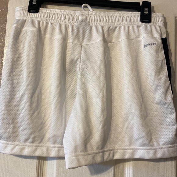 Nike ladies athletic shorts - Picture 3 of 5